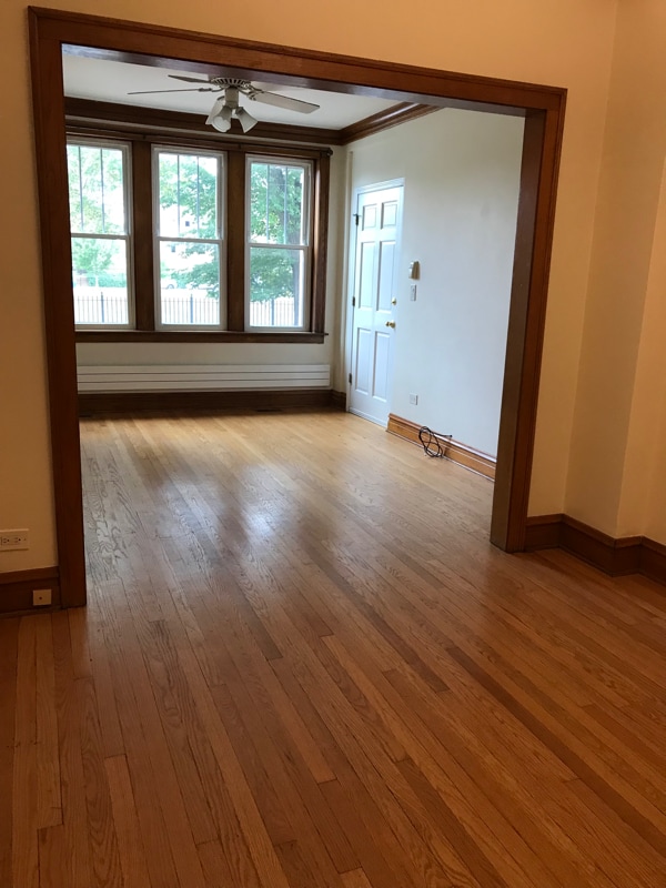 Building Photo - 2137 N Oakley Ave