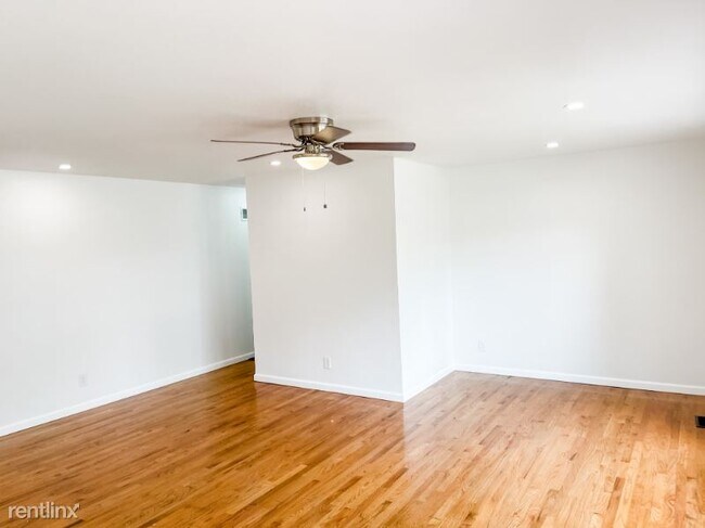 Building Photo - 3 br, 2 bath House - 9228 Eddie and Park