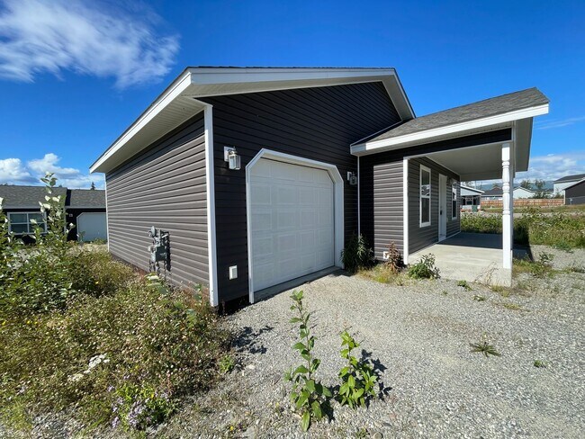 Building Photo - 4733-4739 W Adirondack Circle