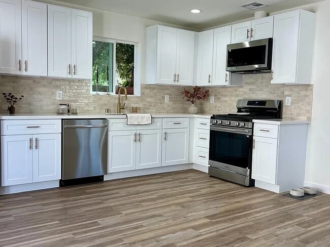 Building Photo - 9429 S 2nd Ave