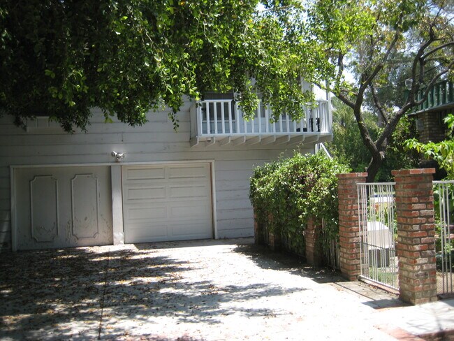Foto del edificio - 5516 Vanalden Ave