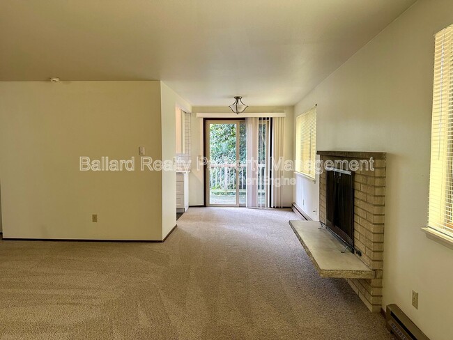 Building Photo - 2015 NW 62nd St