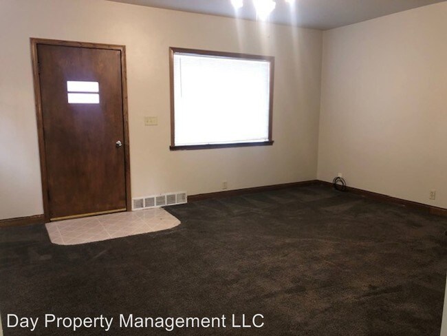 Foto del edificio - 721-721 1/2 W Lawrence St