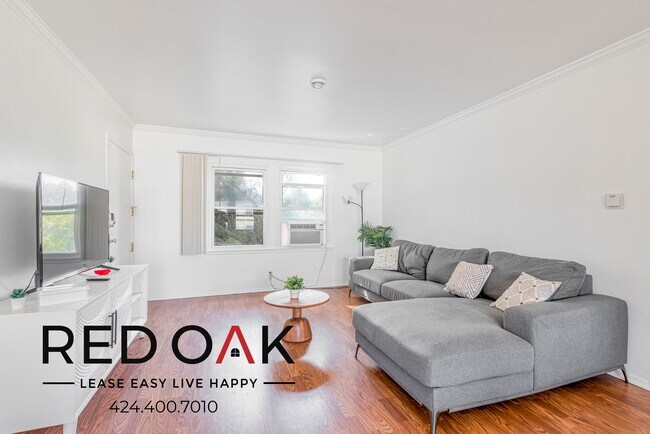 Foto del edificio - 8754 Belford Ave