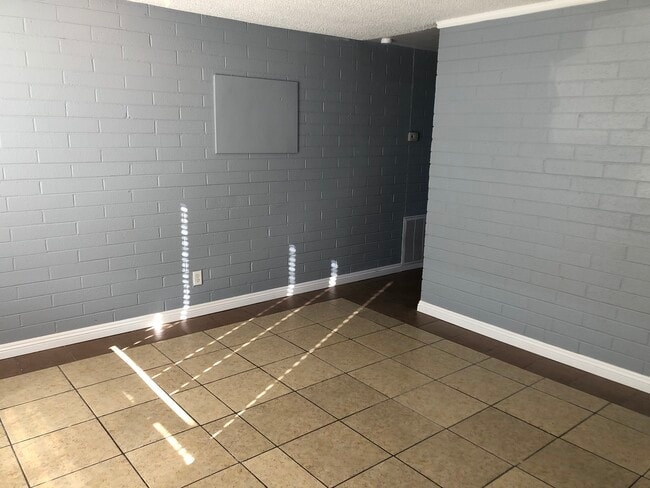 Foto del edificio - 447 E Merlayne Dr
