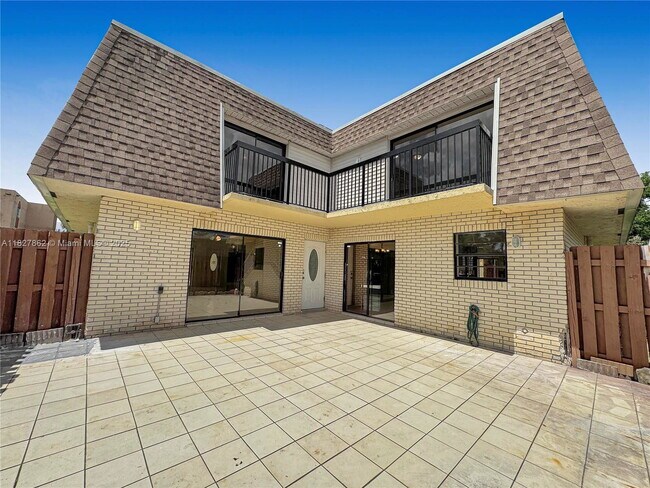 Foto del edificio - 8103 SW 24th St
