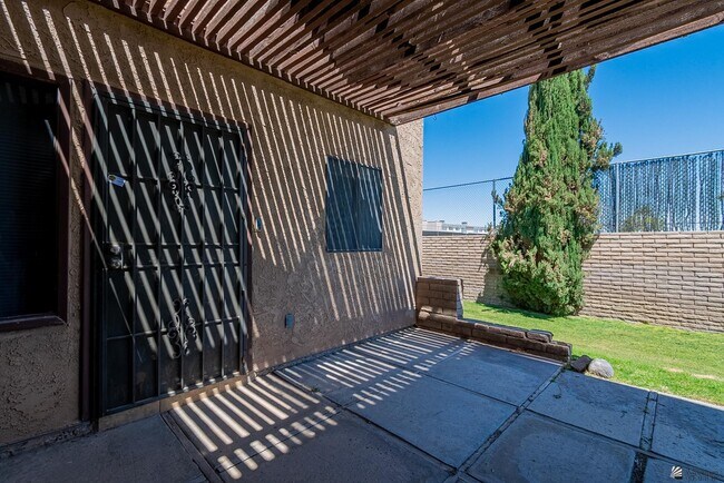 Foto del edificio - 2650 S Los Amigos Dr