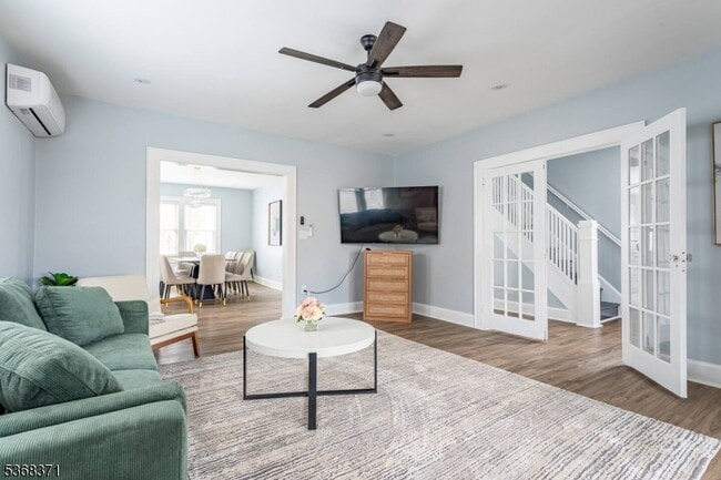 Building Photo - 11 Edison St