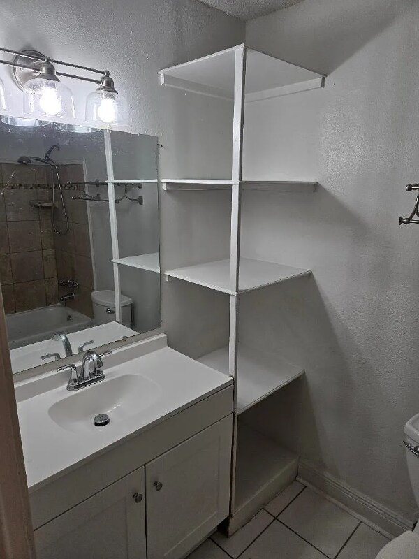 Building Photo - 7820 Dorsett Dr