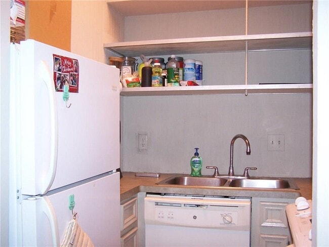 Foto del edificio - 3115 Tom Green St
