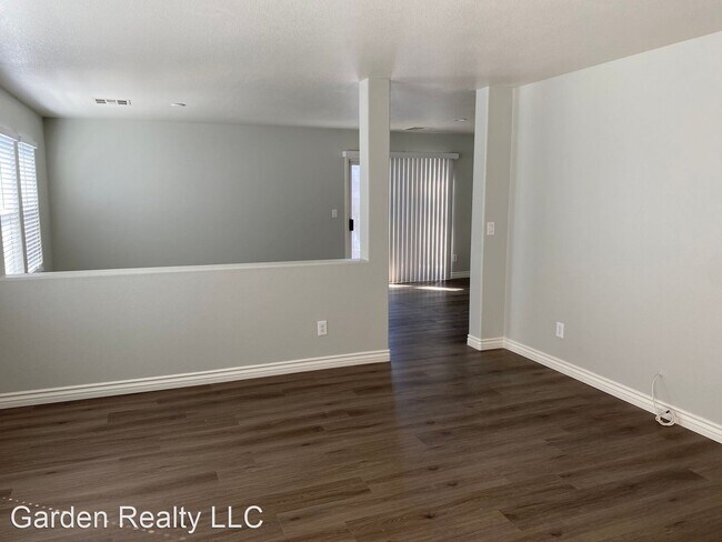 Building Photo - 3 br, 2 bath House - 1117 Majestic Canyon St.