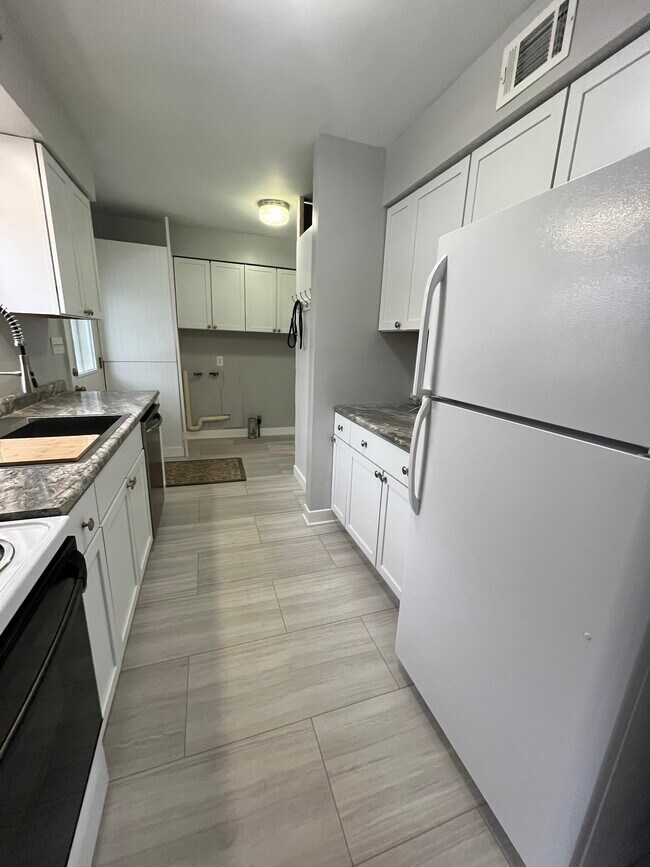 Foto del edificio - 3143 Redding Rd