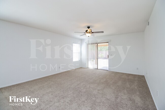 Foto del edificio - 33140 N Cat Hills Ave