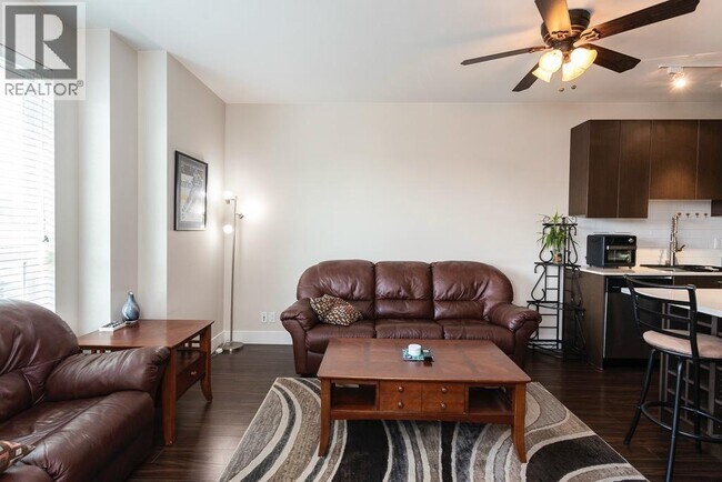 Photo du bâtiment - 2351 Kelly Ave