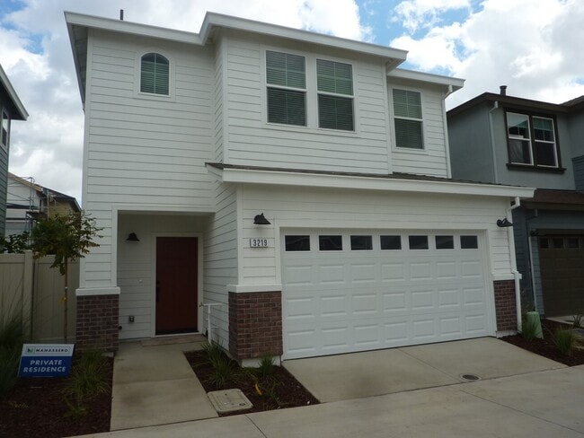Spacious 3-Bed, 2.5-Bath Home in Tahoe Par... - Spacious 3-Bed, 2.5-Bath Home in Tahoe Par...