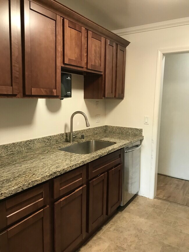 3 Commodore Dr Unit B266, Emeryville, CA 94608 Condo for Rent in