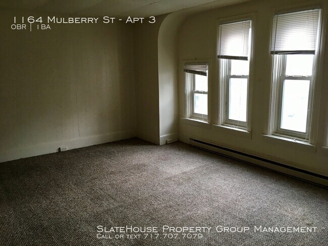 Building Photo - Third floor studio in  Allison HIll area