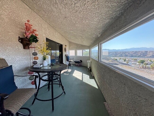 Foto del edificio - 3BR 3BA Townhome-Best view of the River & Laughlin Casino Skyline