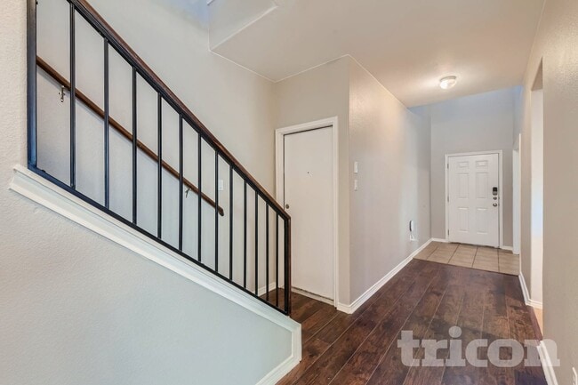 Building Photo - 257 Verano Dr