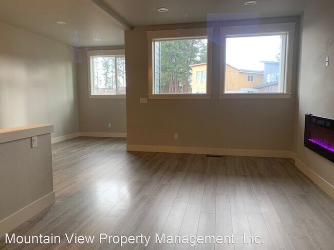 Building Photo - 3 br, 3 bath House - 61571 SW Riverwalk Ln