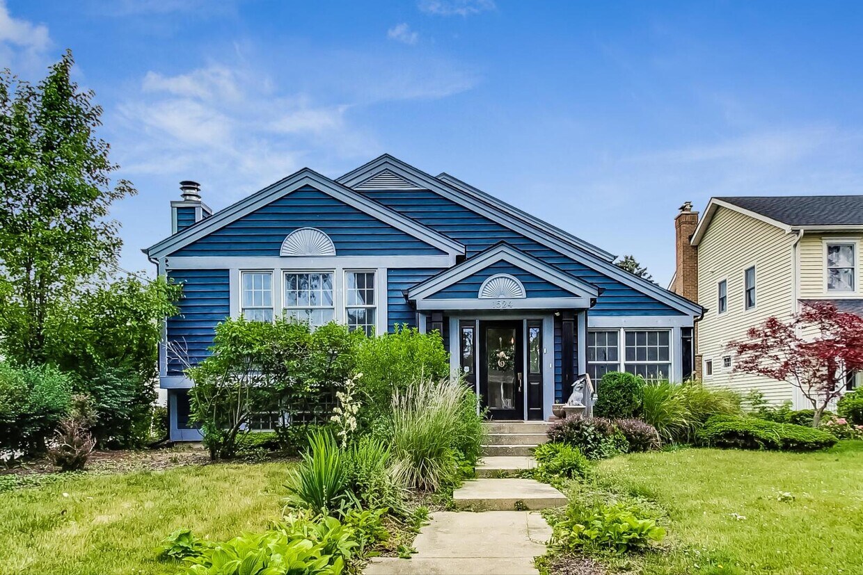 1524 Gregory Ave, Wilmette, IL 60091 House Rental in Wilmette, IL