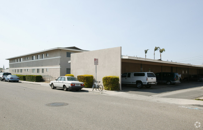 Parking Area - Fir Park Apartments