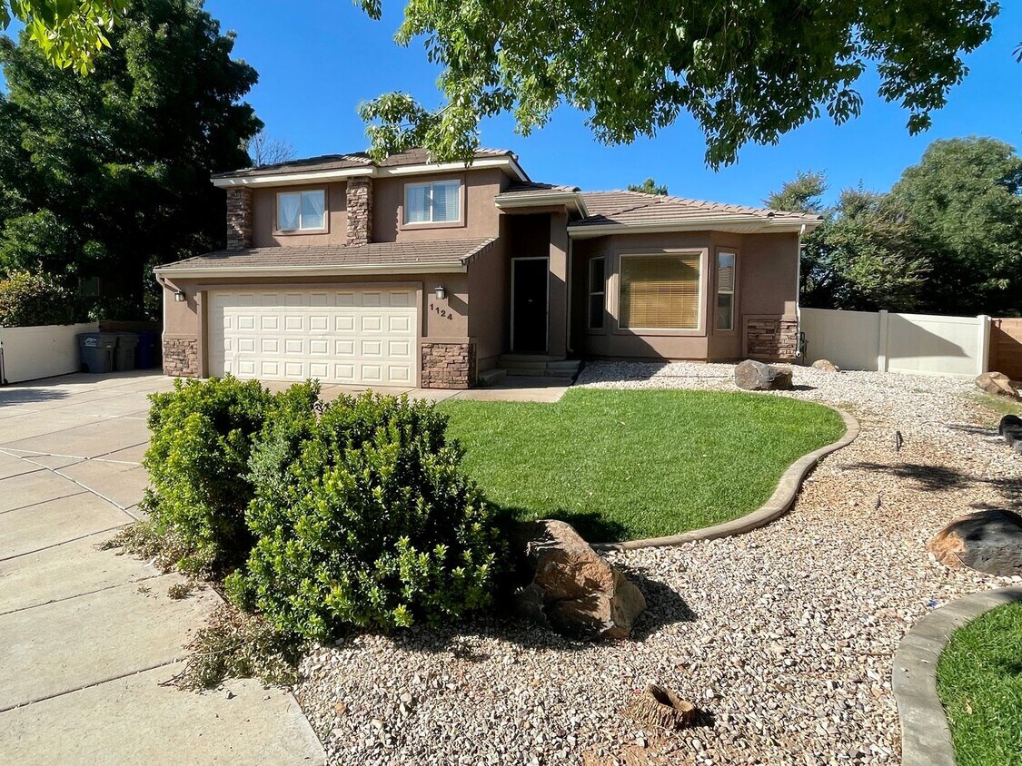 Foto principal - Pet-Friendly 4-BR Home in Washington Fields