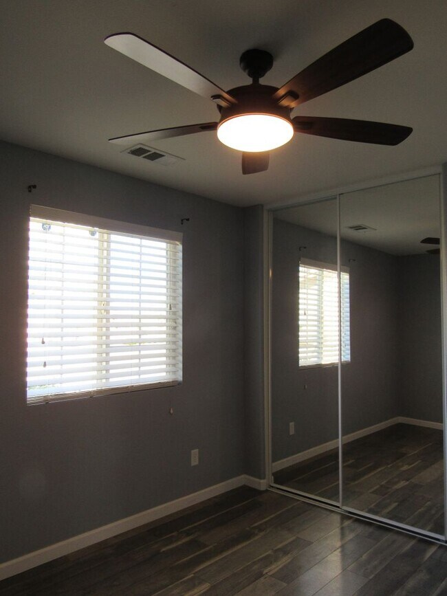 Building Photo - (APPLICATION PENDING) Spacious East Lancas...