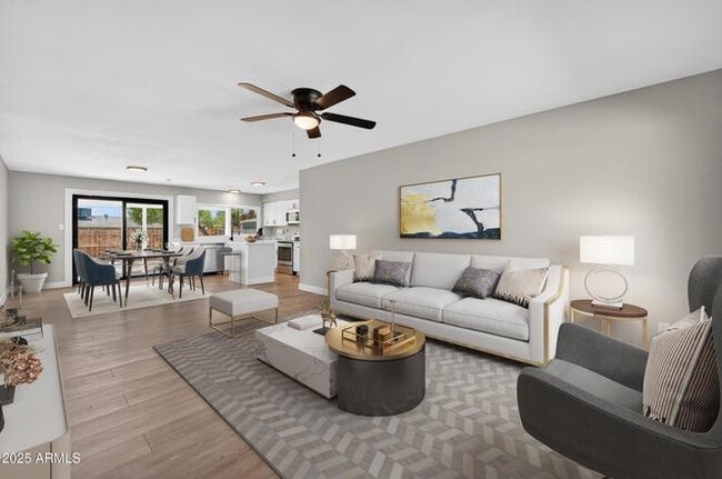 Building Photo - 5039 W Vernon Ave