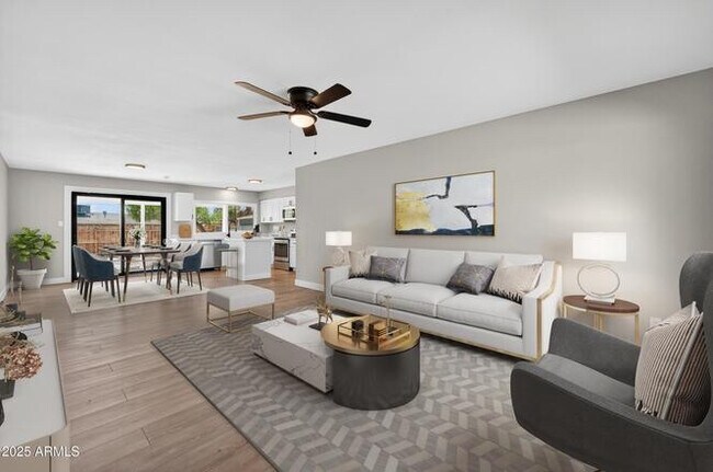 Foto del edificio - 5039 W Vernon Ave