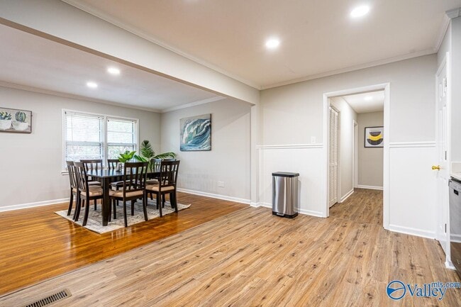 Building Photo - 103 Noble Dr SE