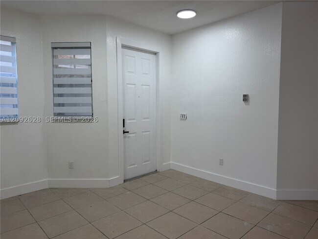 Building Photo - 459 NE 21st Ave