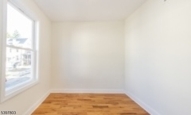 Building Photo - 15 Olyphant Pl