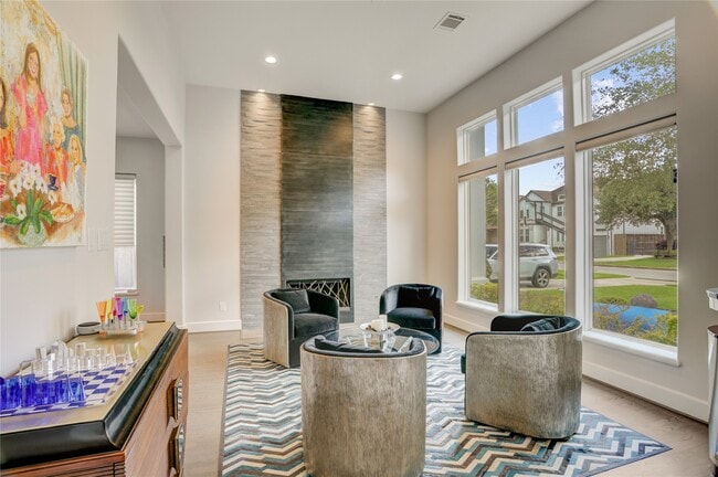 Foto del edificio - 4806 Wedgewood Dr