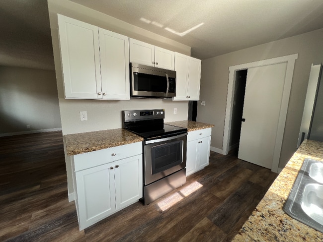 Building Photo - "Charming 2-Bed Oasis in Cheyenne with Coz...