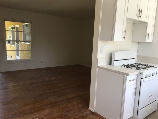 Building Photo - Victory, 1700-1702