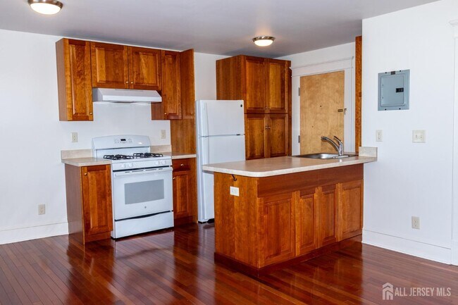 Foto del edificio - 4 Prentice Ave