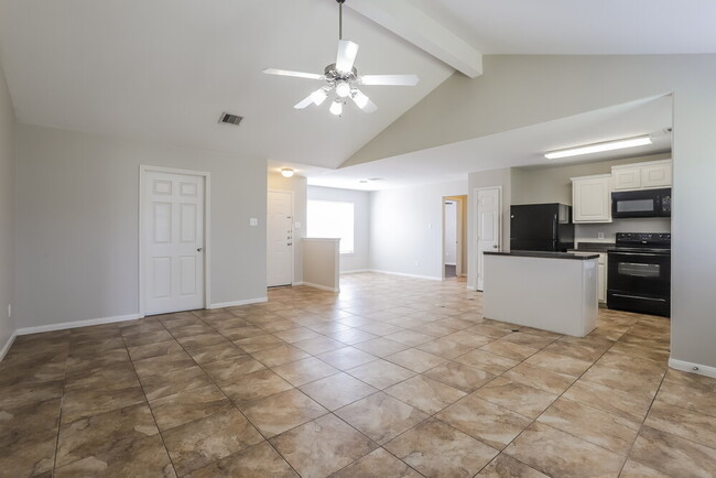 Foto del edificio - 4010 Cozy Trail Ct