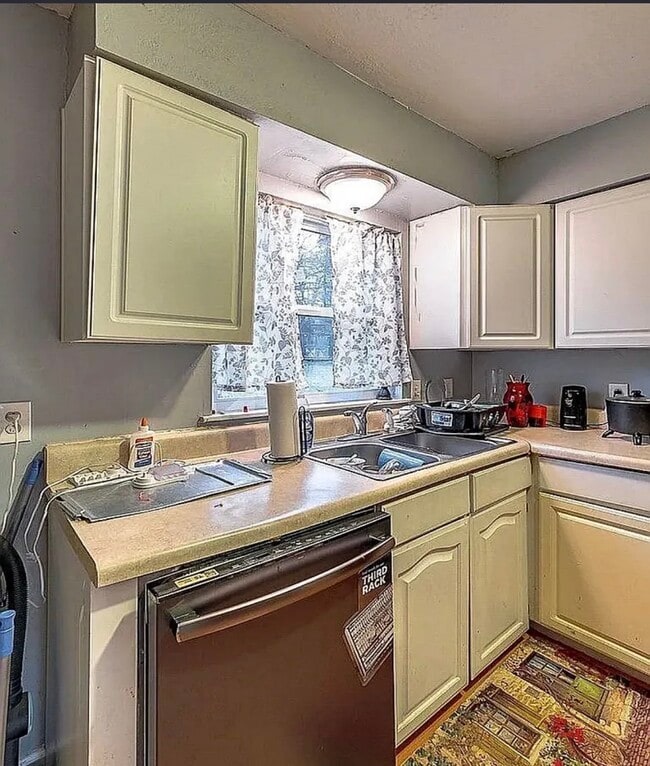 Building Photo - 3514 Magnum Dr