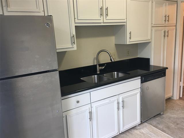 Foto principal - 537 W Lookout Dr