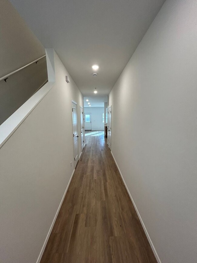 Foto del edificio - Modern New-Build Townhome with 3 Bedrooms, 2.5 Baths & 1-Car Garage