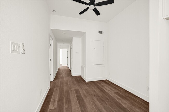 Foto del edificio - 422 Clinton Park St