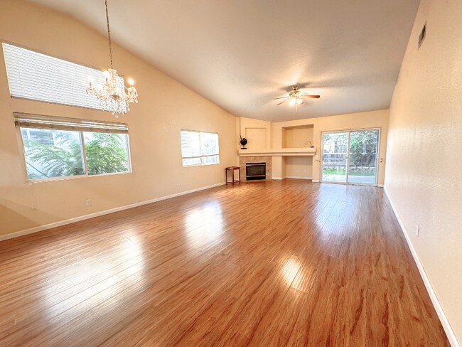 Foto del edificio - 5206 Fawn Hollow Way