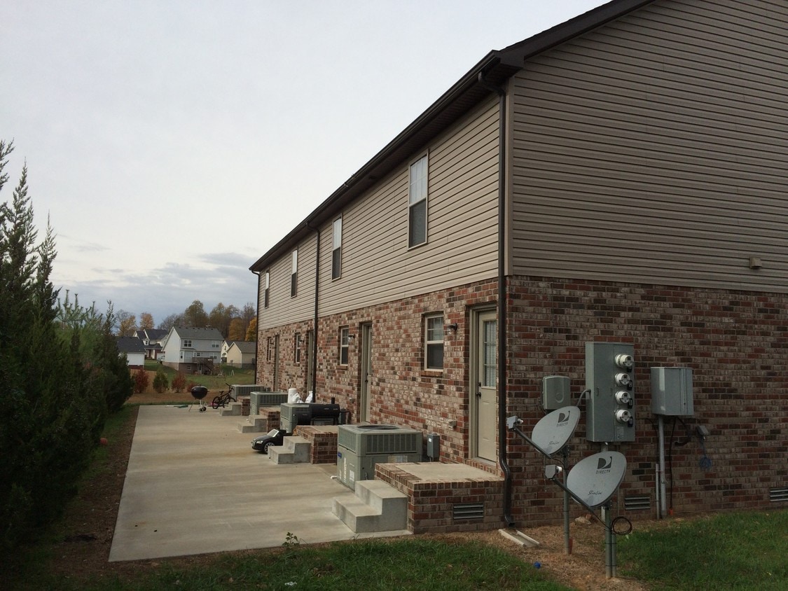 Building Photo - 1768 Spring Water Dr
