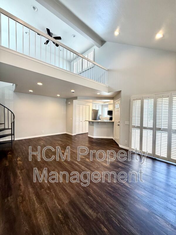 Building Photo - 611 Springbrook N