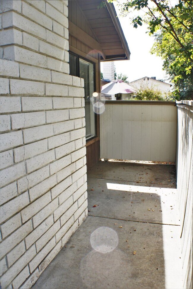 Foto del edificio - 6808 N Half Moon Dr