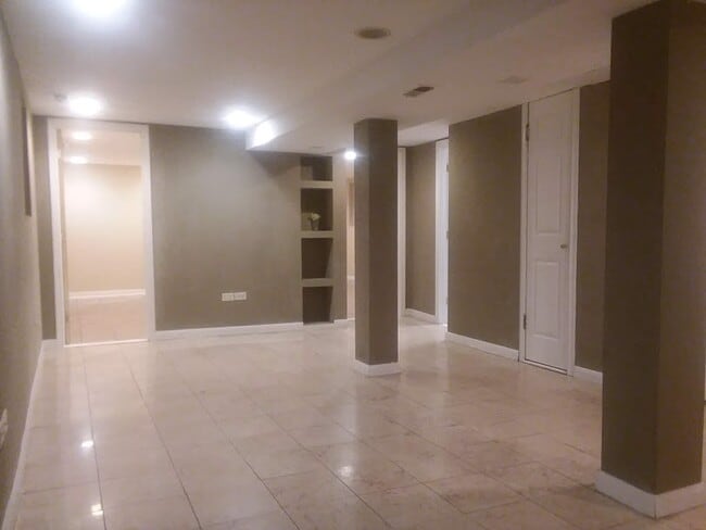 Building Photo - 3849 W School St