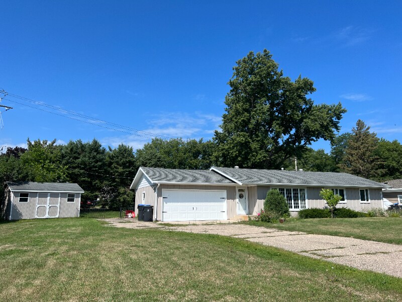 Primary Photo - 155 Bermuda Dr