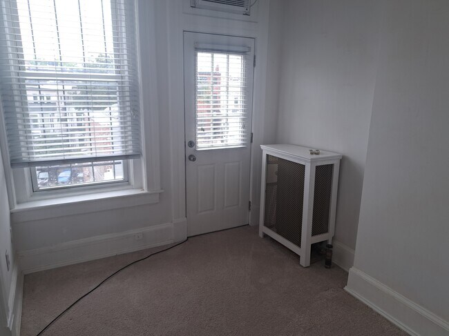 Foto del edificio - 1339 14th St NW