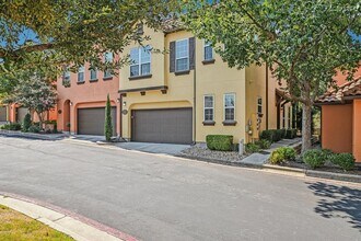 Building Photo - 12124 Terraza Cir